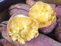 Ă q